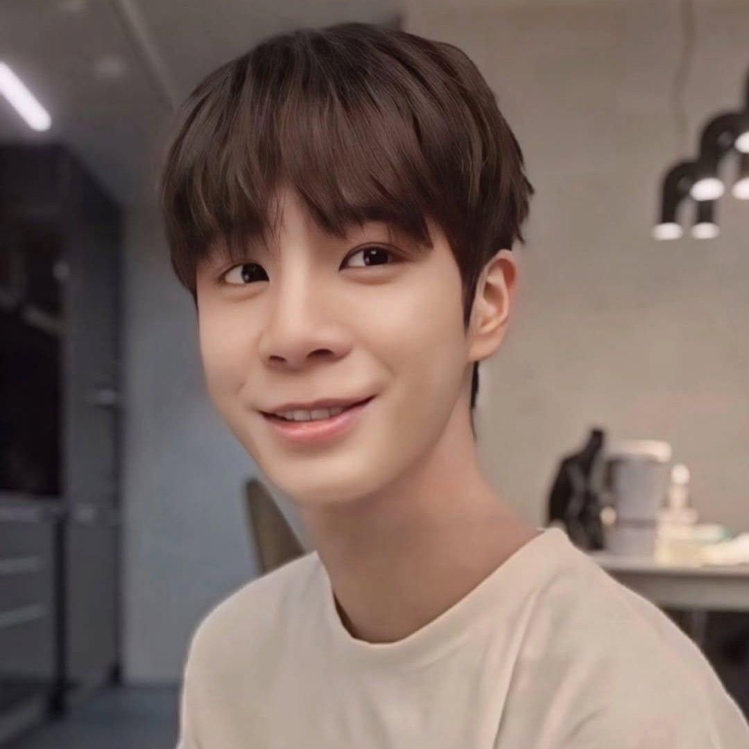 Recent activity shot of Jeong Dongwon