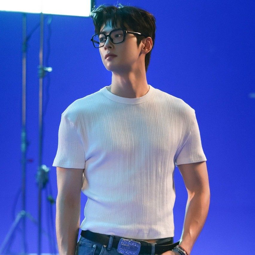 Foto kegiatan terbaru dari Cha Eunwoo