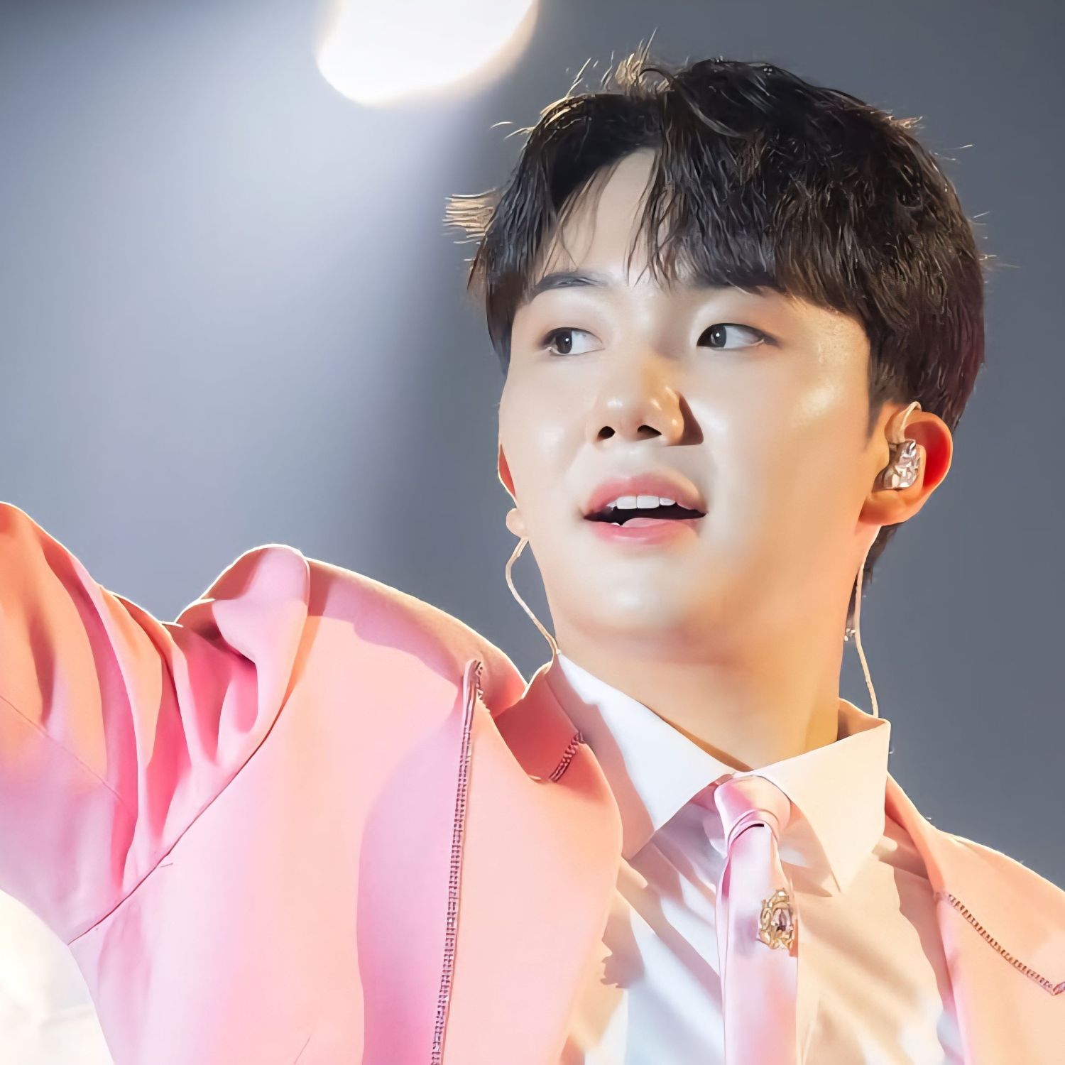 Behind-the-scenes cut of Nam Seungmin
