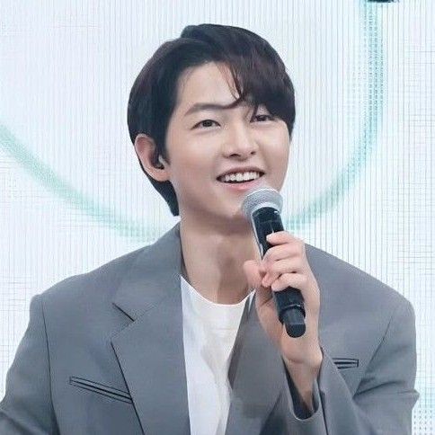 Momen yang diabadikan oleh penggemar Song Joongki