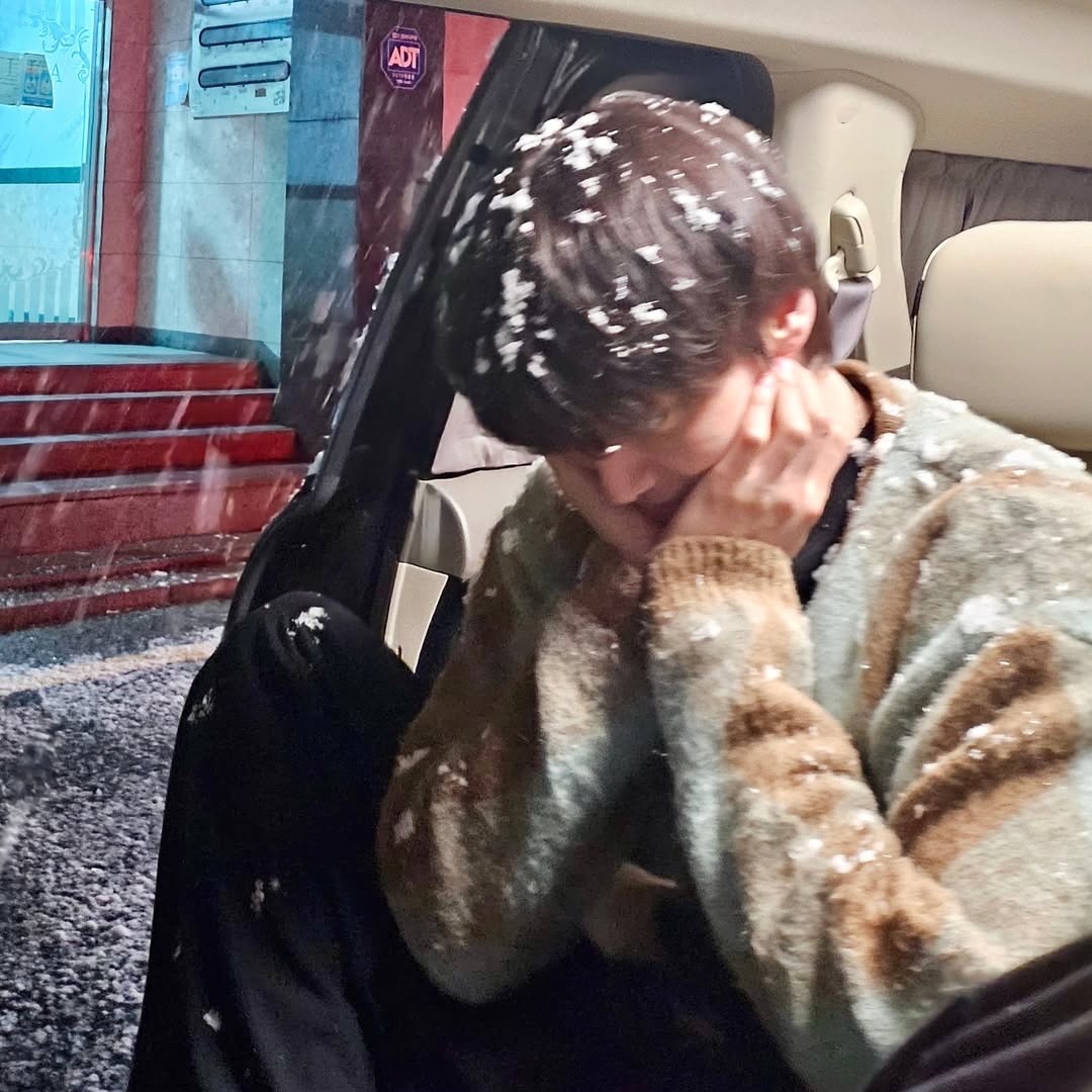 A moment captured by a fan of Ahn Jaehyun