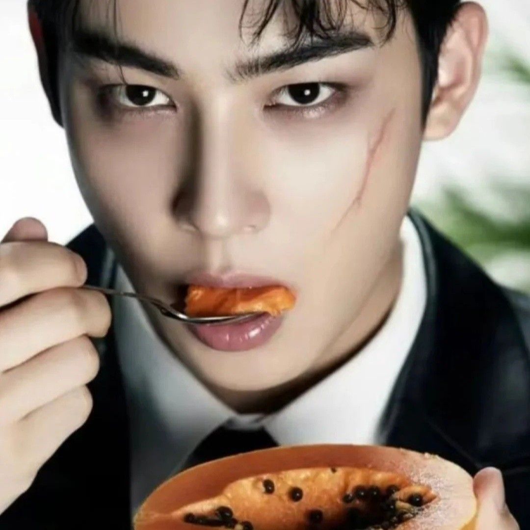 Recent activity shot of Cha Eunwoo