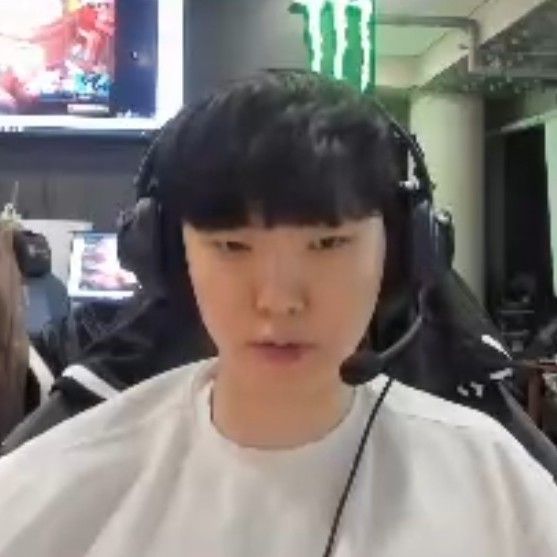 Behind-the-scenes cut of Chovy