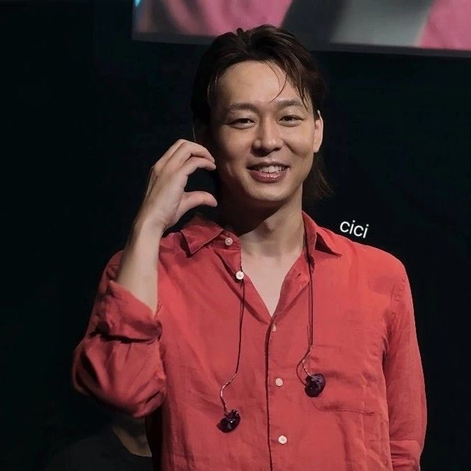 A moment captured by a fan of Park Yoochun