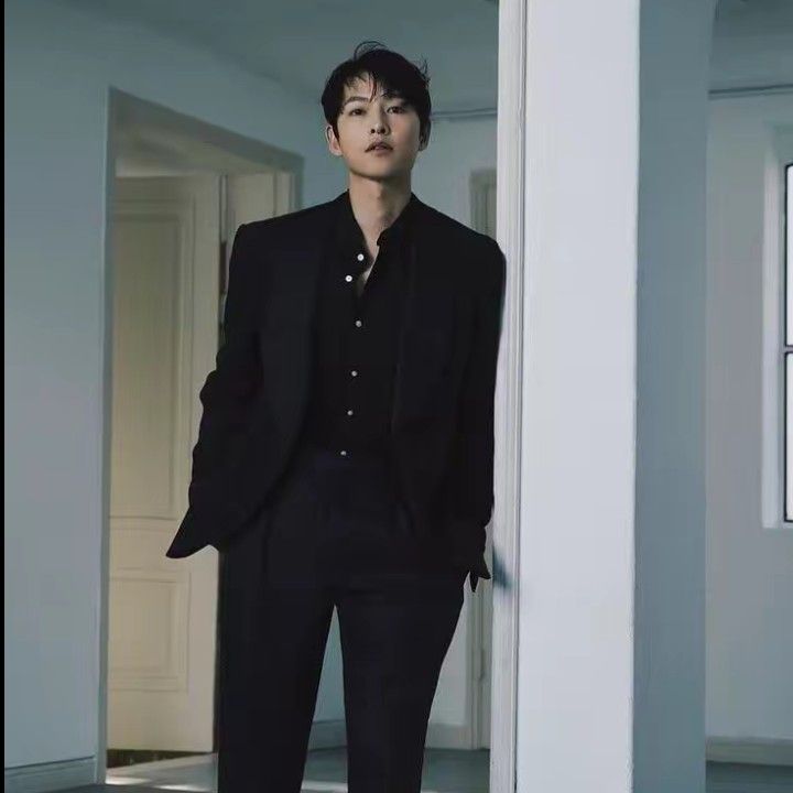 Foto terbaru dari Song Joongki