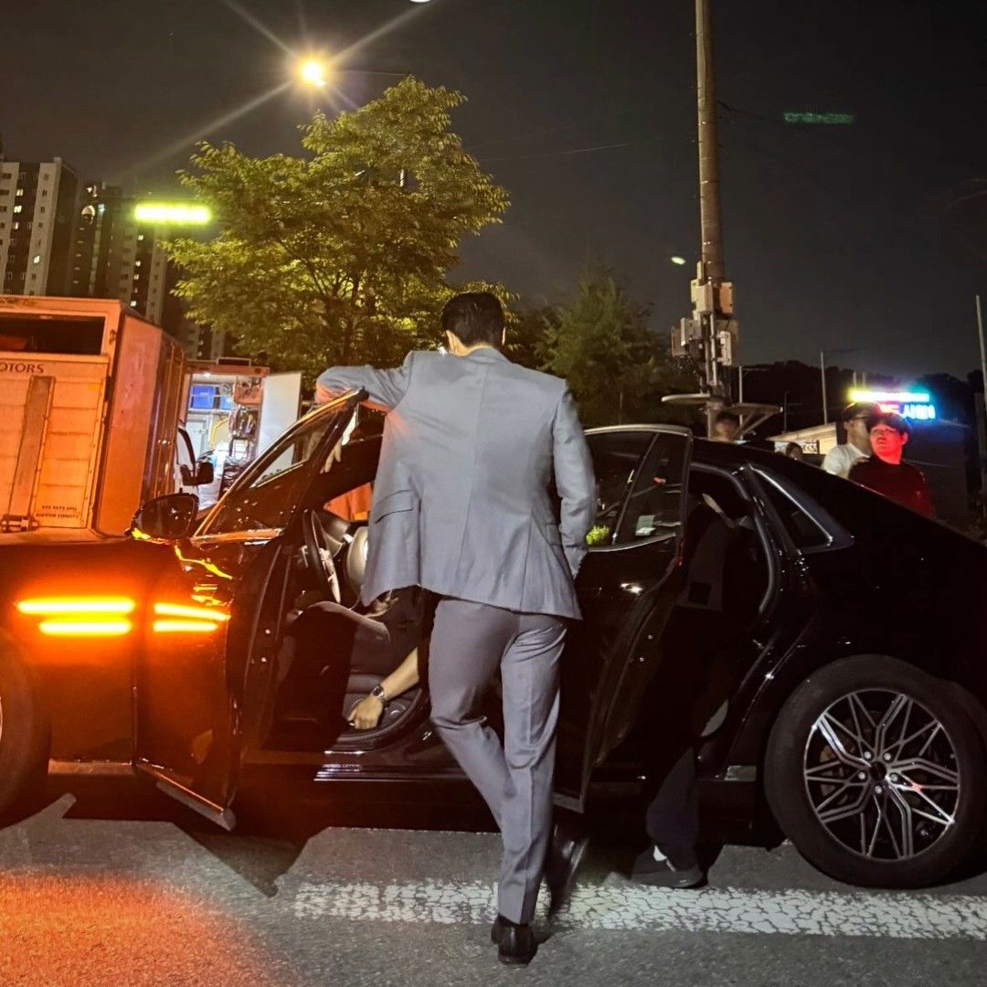 Recent activity shot of Choi Siwon