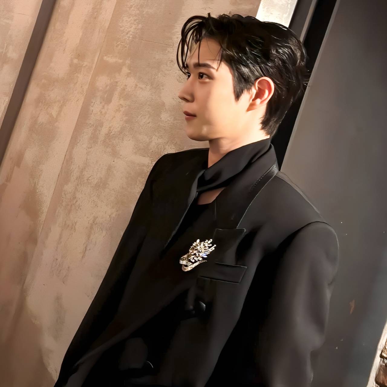 Behind-the-scenes cut of Kim Youngdae