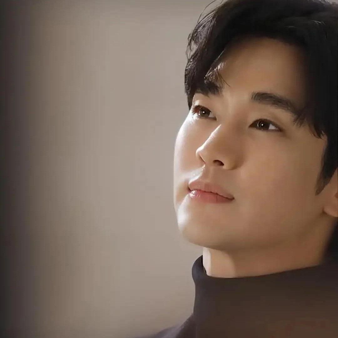 Recent activity shot of Kim Soohyun