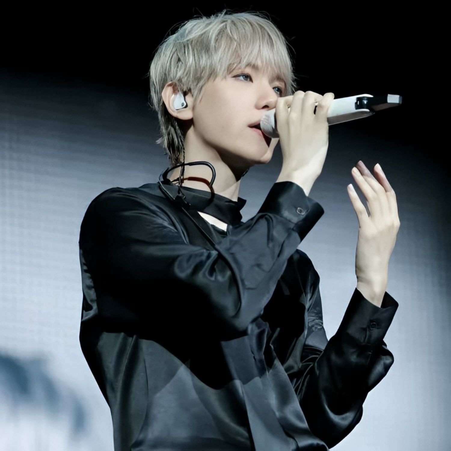 Behind-the-scenes cut of Baekhyun