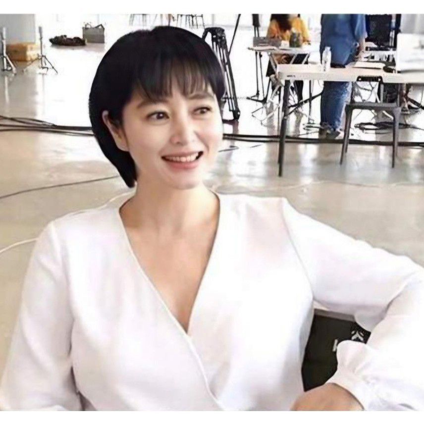 Behind-the-scenes cut of Kim Hyesoo