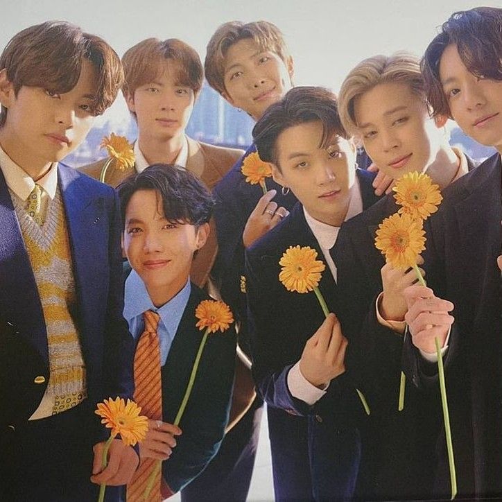 Recent activity shot of Kim Taehyung (V)