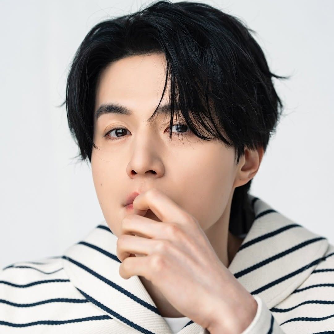 Behind-the-scenes cut of Lee Dongwook