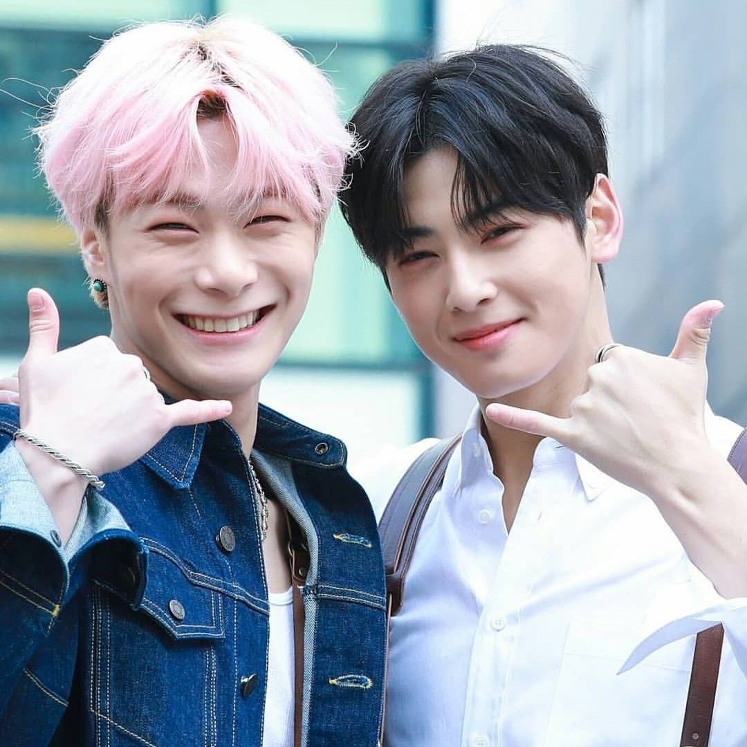 Behind-the-scenes cut of Cha Eunwoo