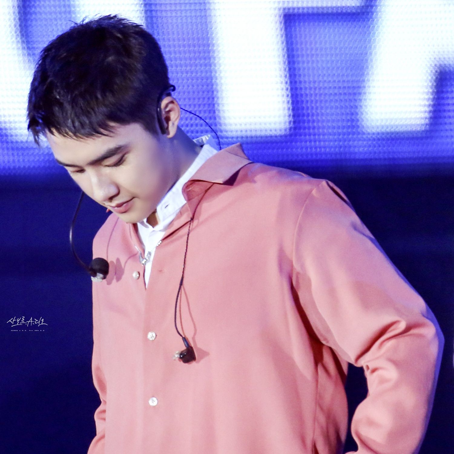 Behind-the-scenes cut of Doh Kyungsoo (D.O.)