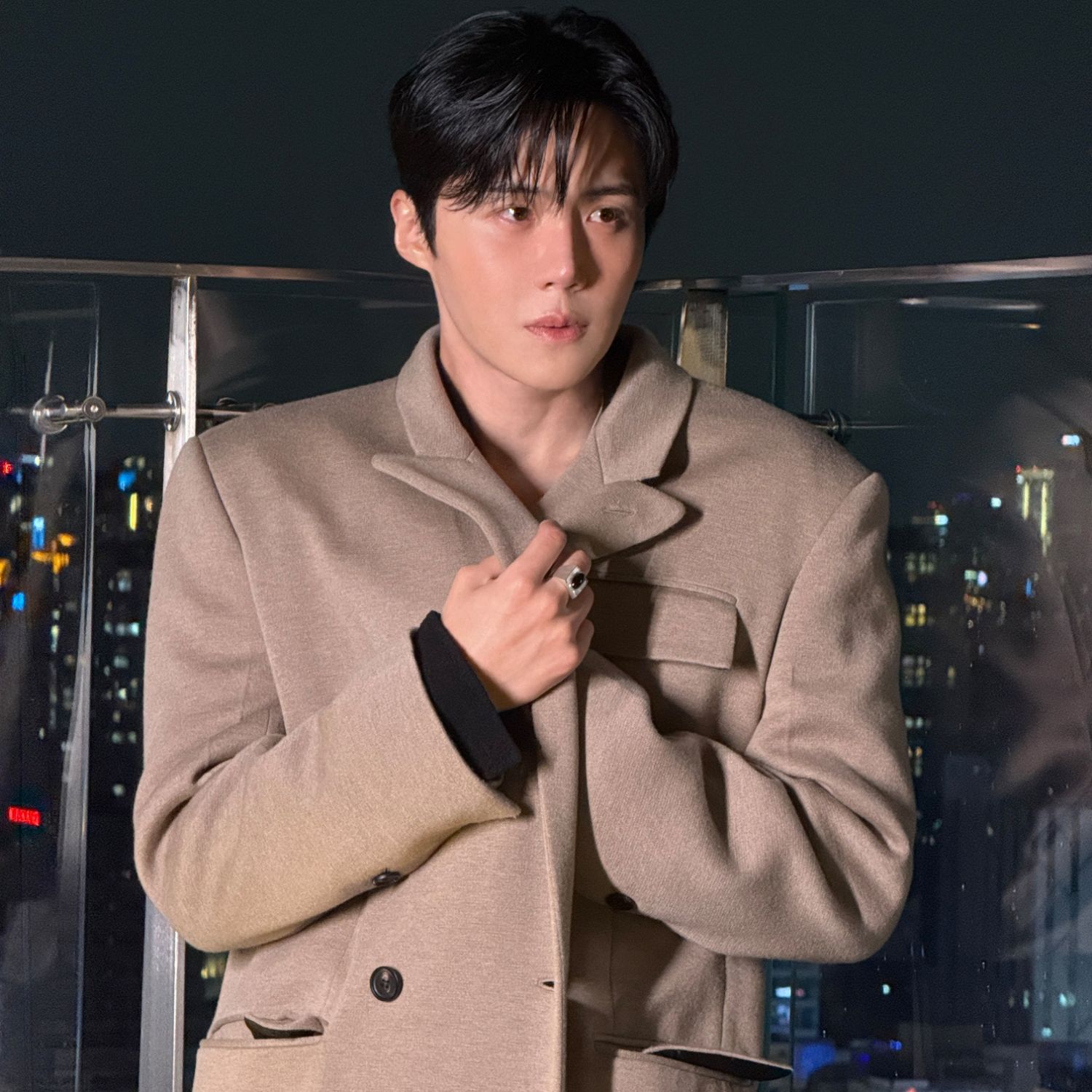 Behind-the-scenes cut of Kim Seonho