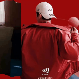 Behind-the-scenes cut of Bai Jingting