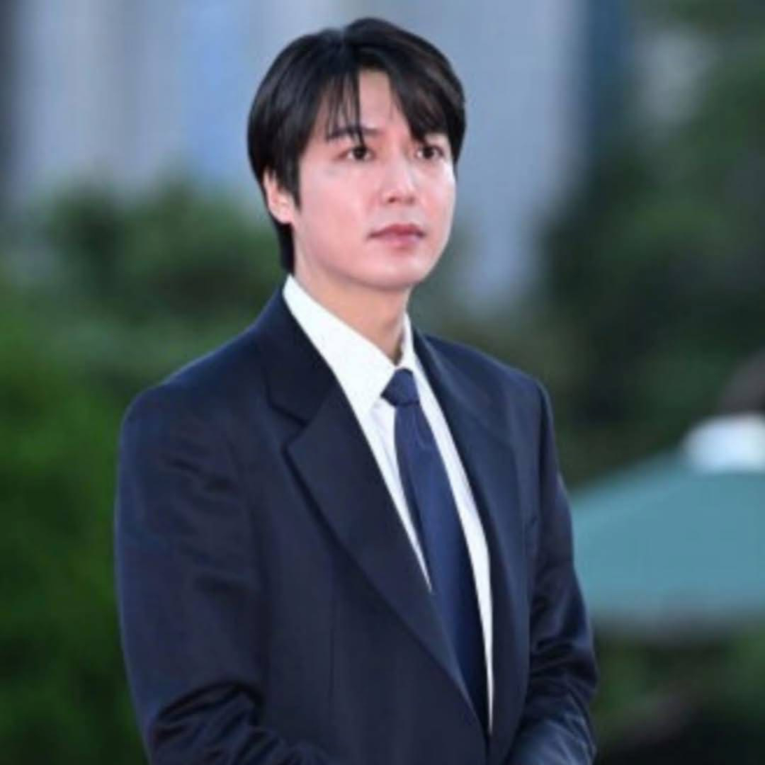 粉絲拍下的李敏鎬瞬間