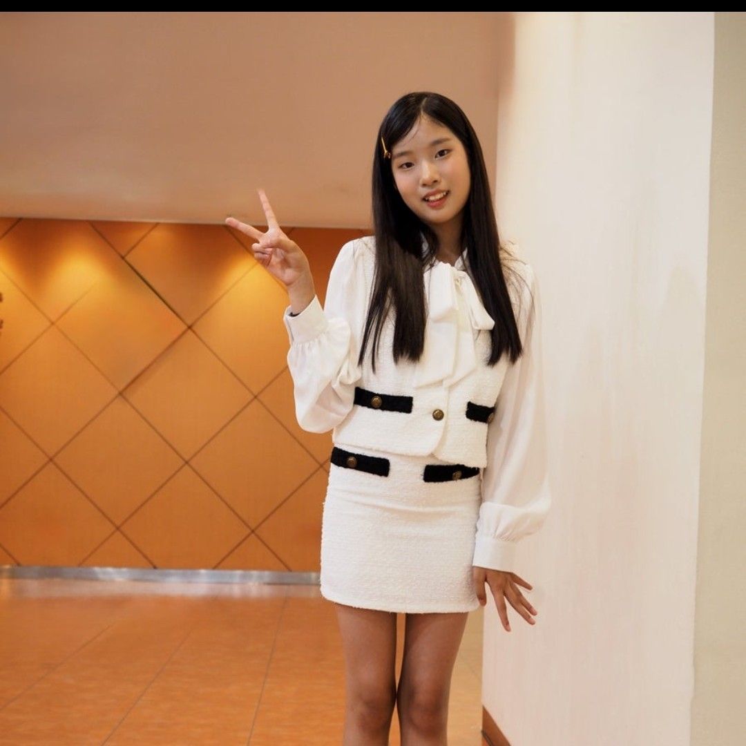 Behind-the-scenes cut of Bin Yeseo