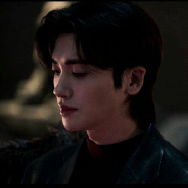 Behind-the-scenes cut of Park Hyungsik