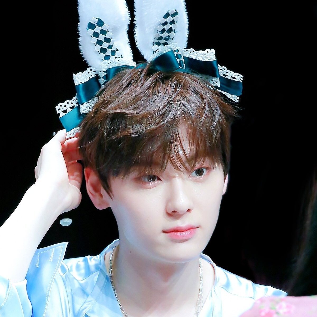 A moment captured by a fan of Hwang Minhyun