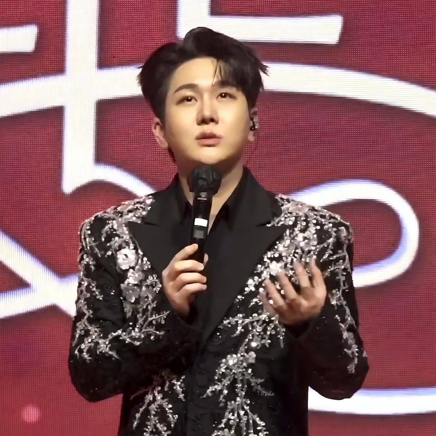 キム・スチャンのビハインドカット