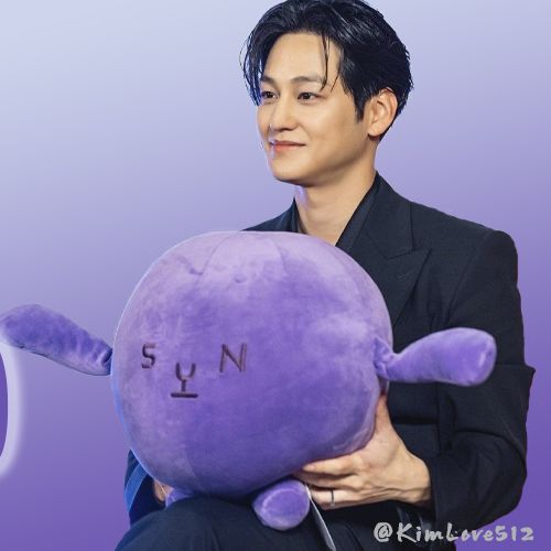 Behind-the-scenes cut of Kim Bum