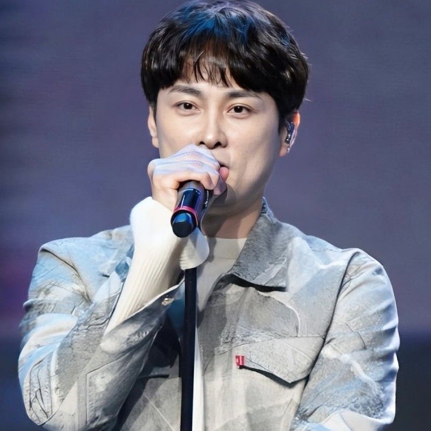 A moment captured by a fan of Min Kyunghoon