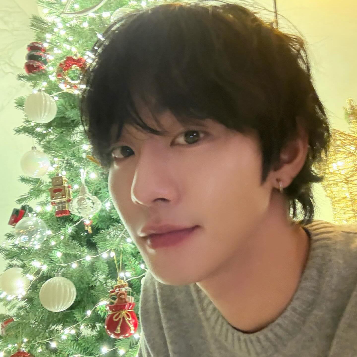 A moment captured by a fan of Ahn Hyoseop