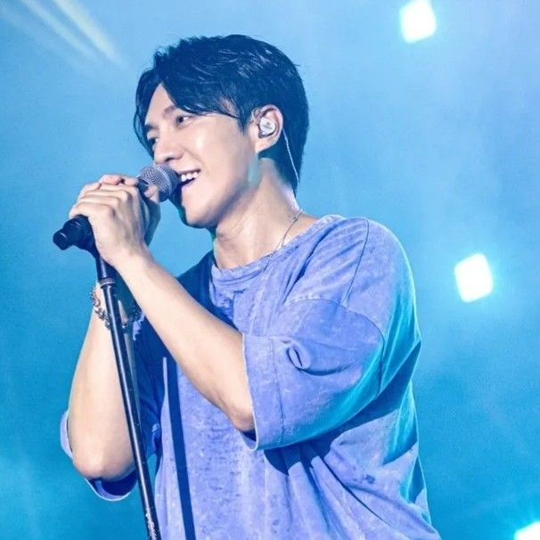 Momen yang diabadikan oleh penggemar Lee Seunggi