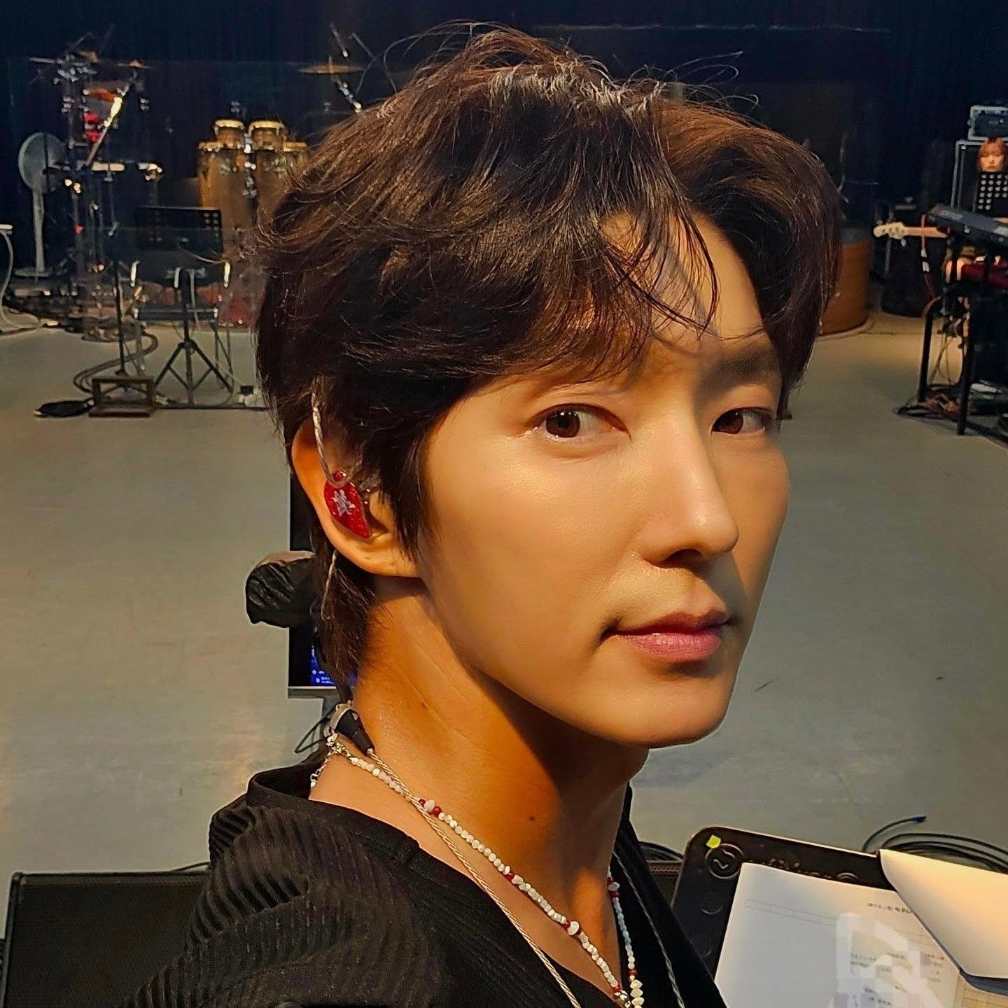 Behind-the-scenes cut of Lee Joongi