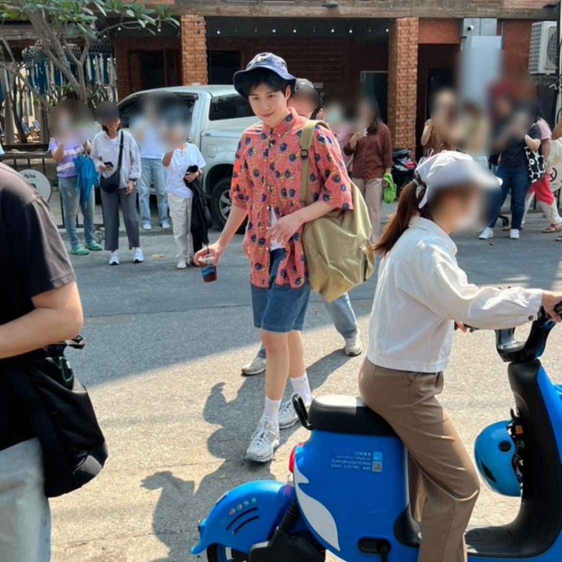 A moment captured by a fan of Kim Seonho
