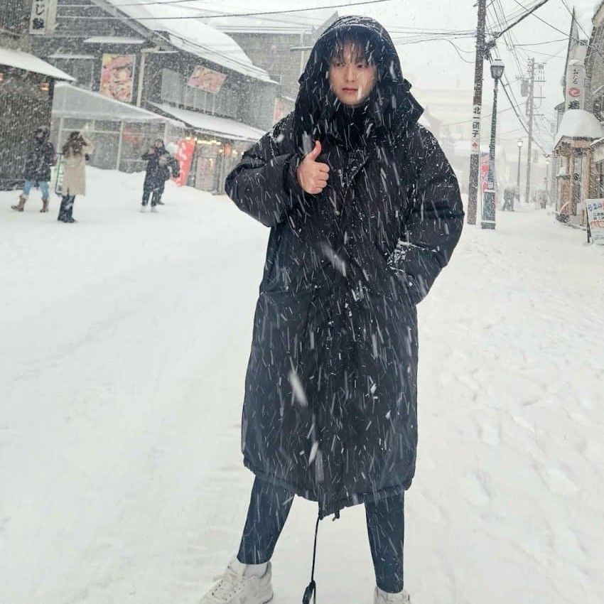 A moment captured by a fan of Lee Chanwon
