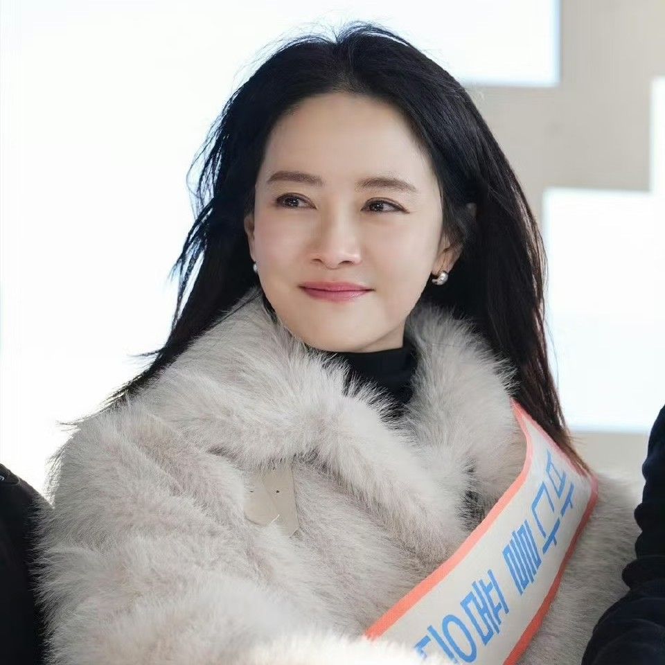 Momen yang diabadikan oleh penggemar Song Jihyo