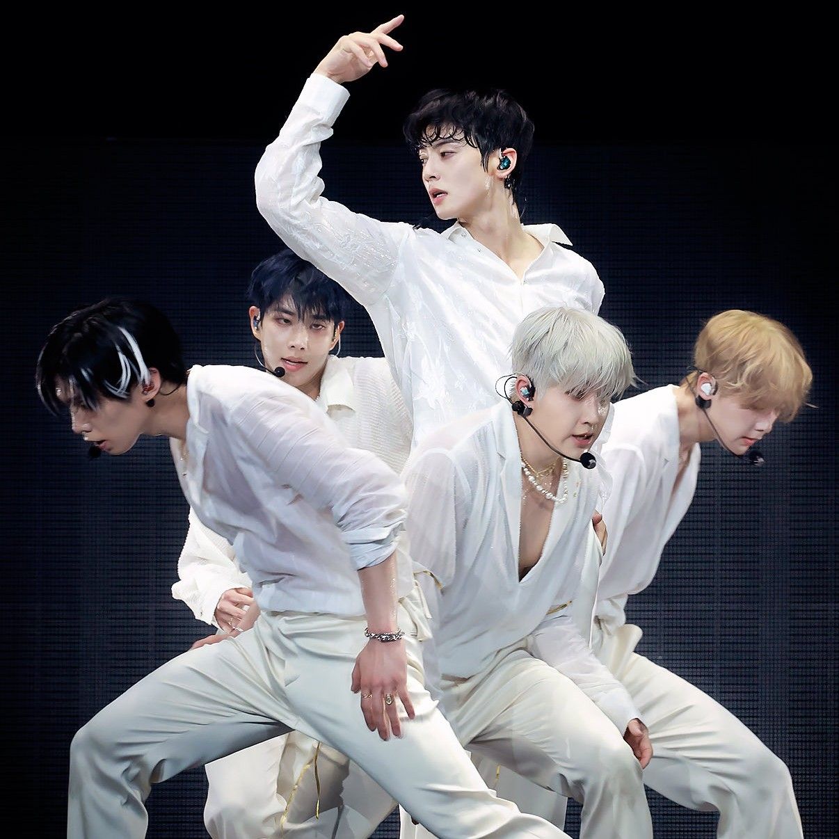 Foto terbaru dari Cha Eunwoo