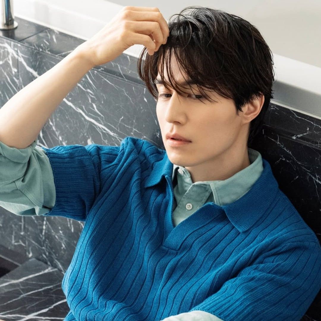 Recent activity shot of Lee Dongwook