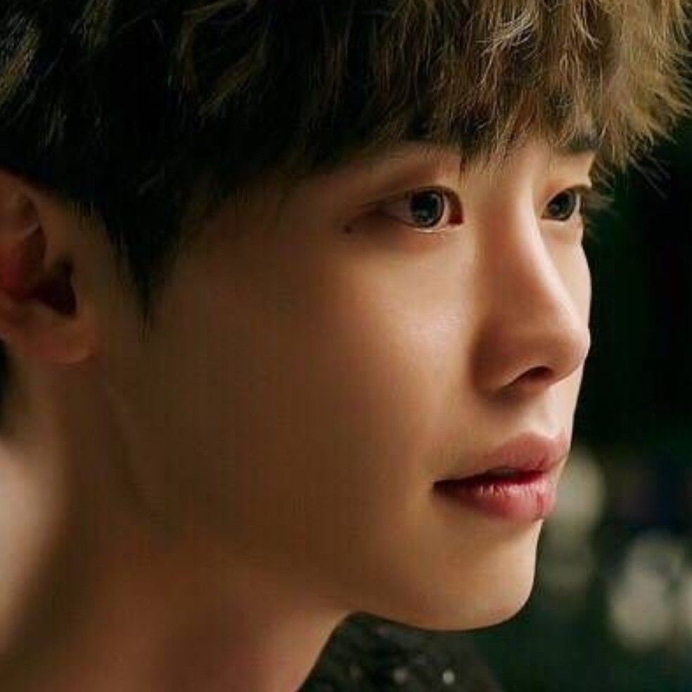 A moment captured by a fan of Lee Jongsuk