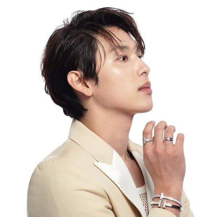 Behind-the-scenes cut of Lim Siwan