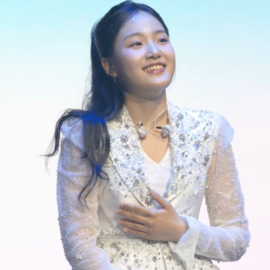 Behind-the-scenes cut of Bae Ahyeon