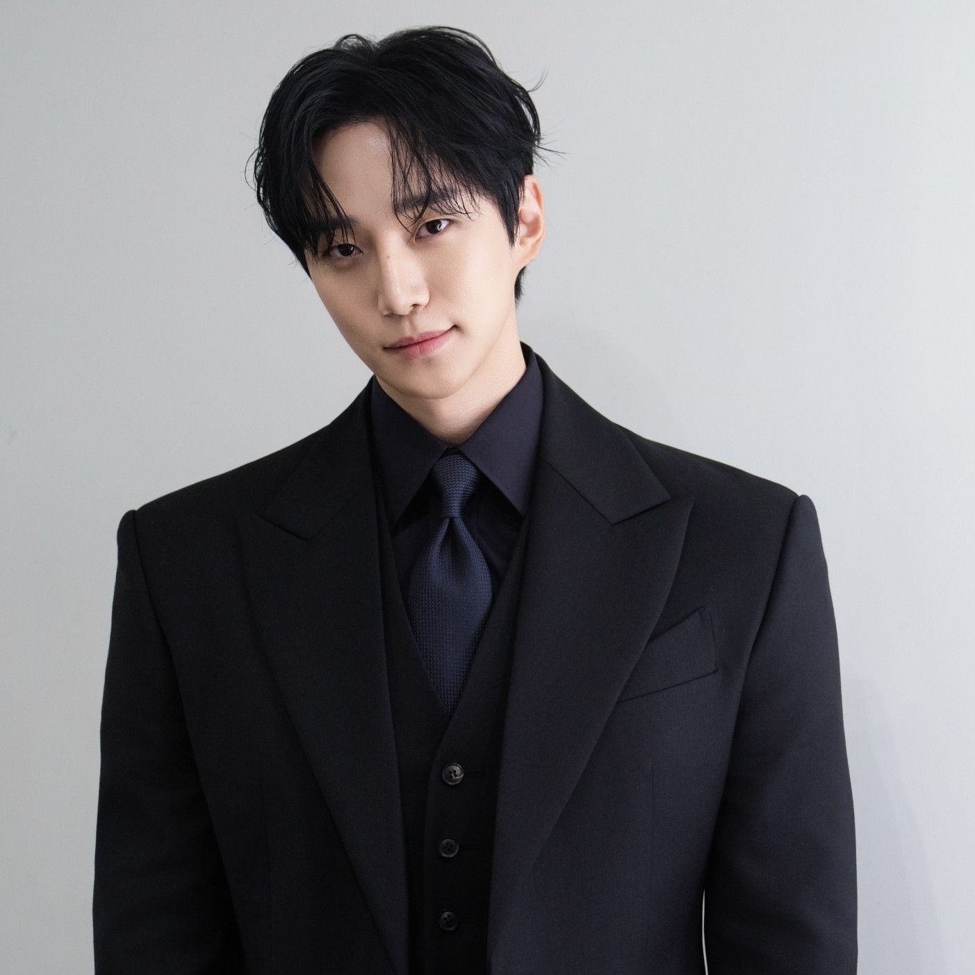 イ・ジュノのビハインドカット