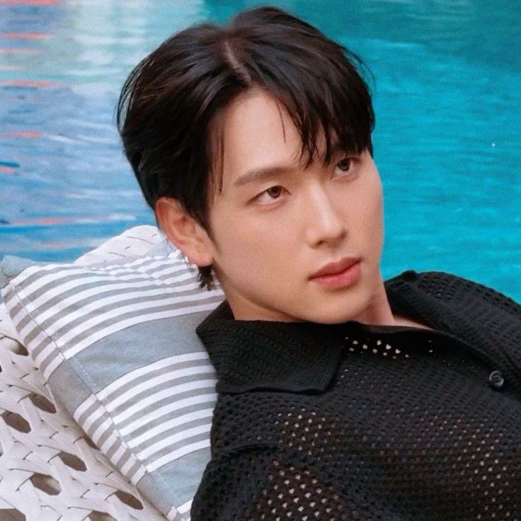 A moment captured by a fan of Lim Siwan