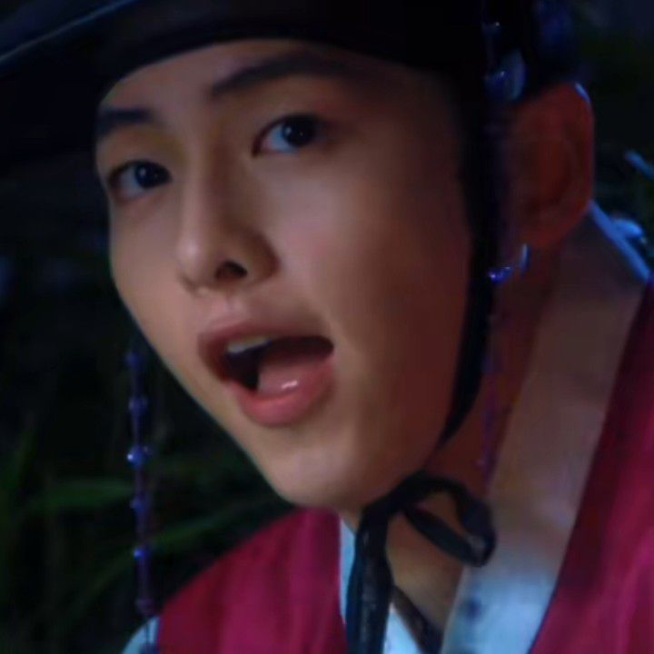 Recent activity shot of Song Joongki