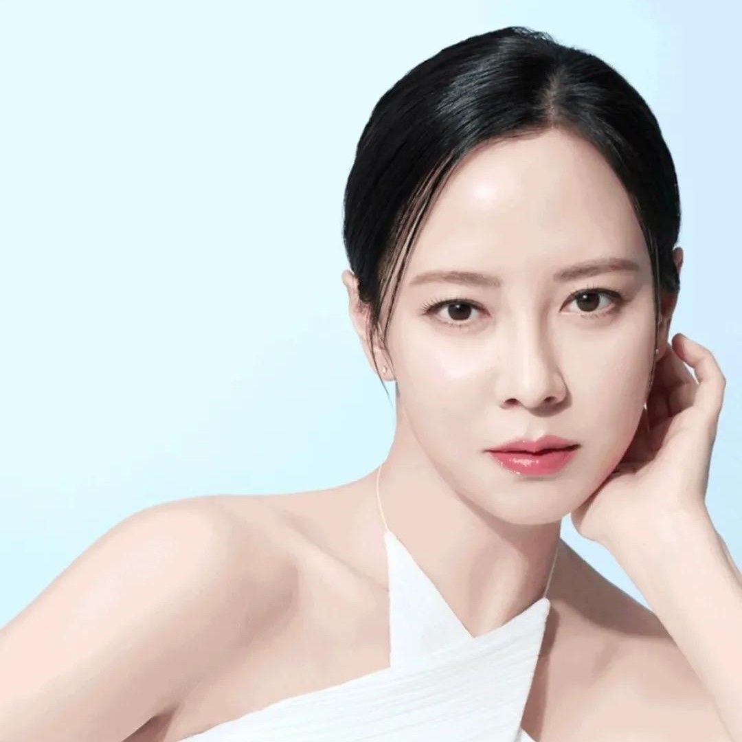Recent activity shot of Song Jihyo