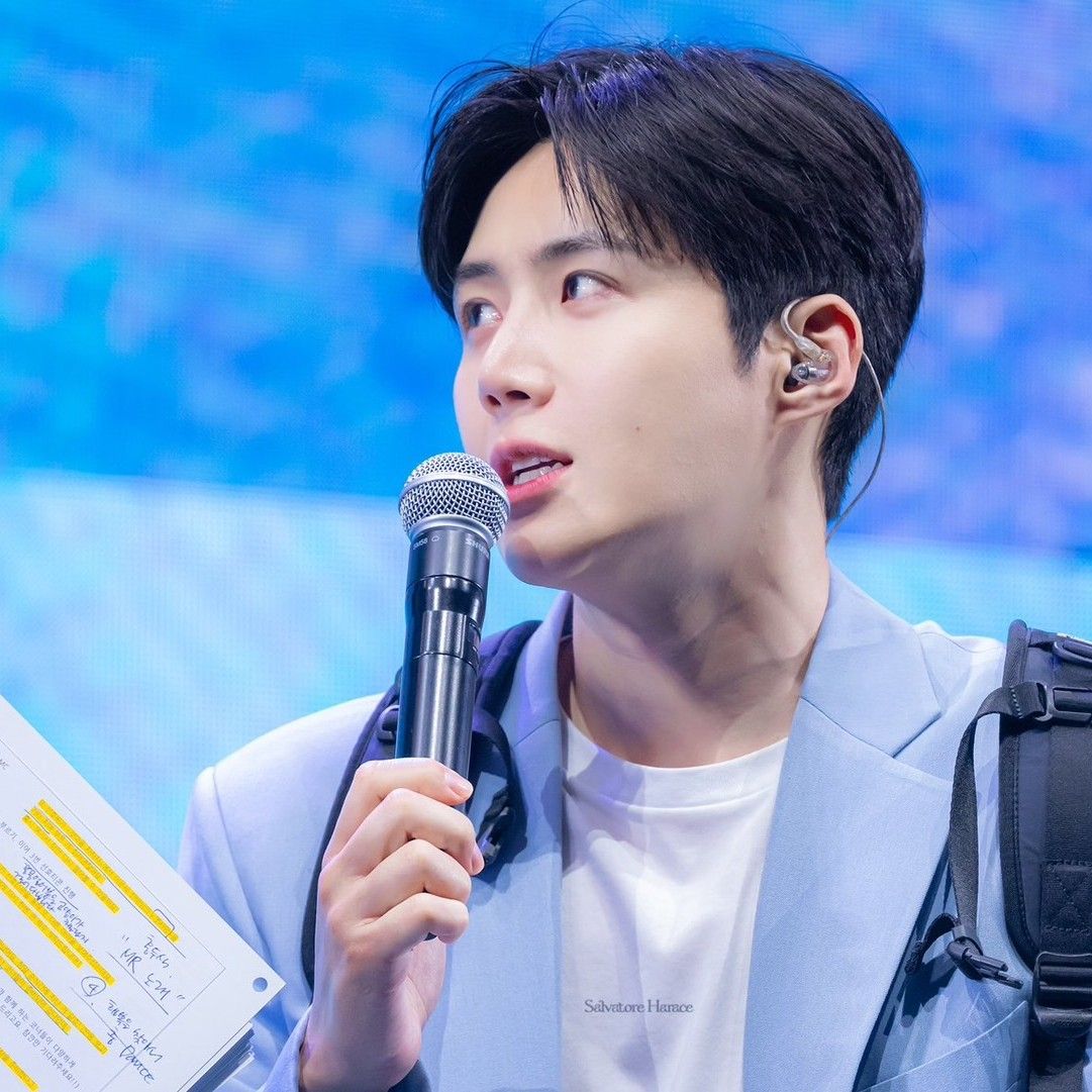 Behind-the-scenes cut of Kim Seonho