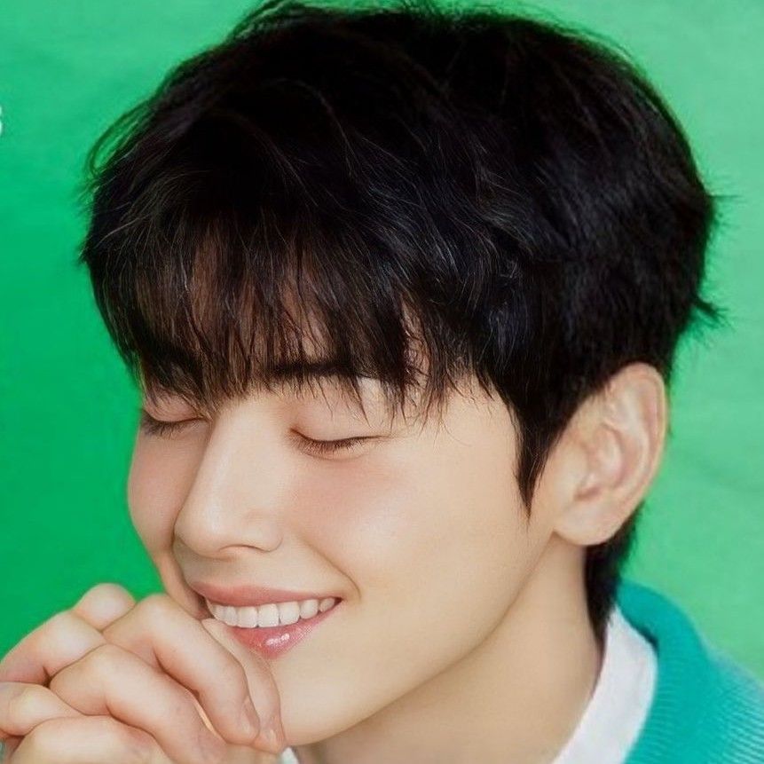 Foto terbaru dari Cha Eunwoo