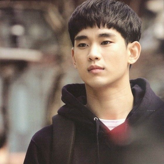 Behind-the-scenes cut of Kim Soohyun