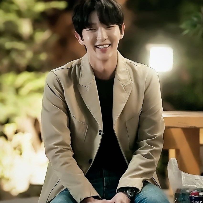 Latest photo of Lee Joongi