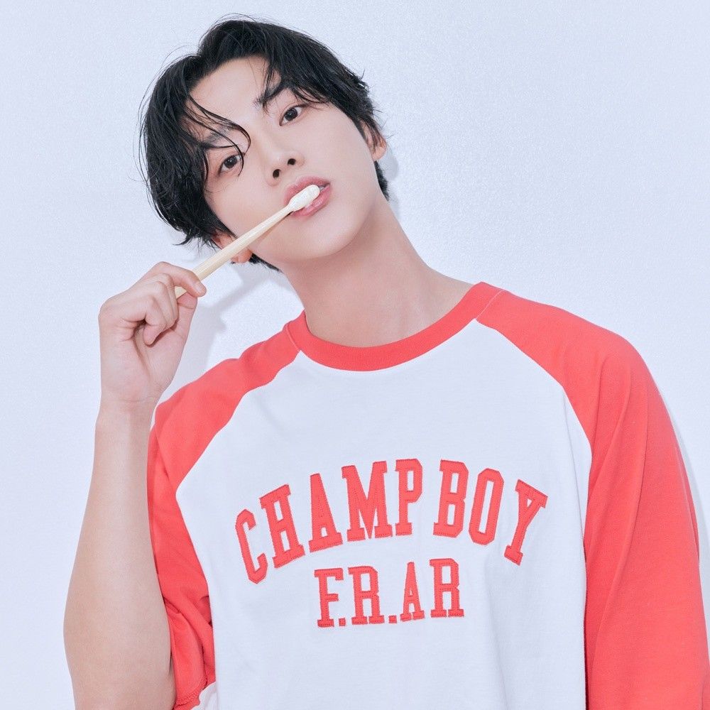 A moment captured by a fan of Rowoon