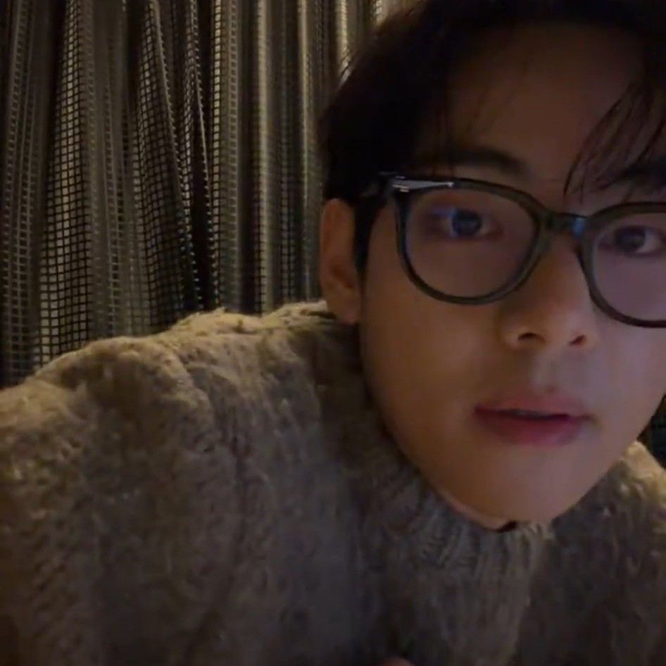 Latest photo of Kim Taehyung (V)