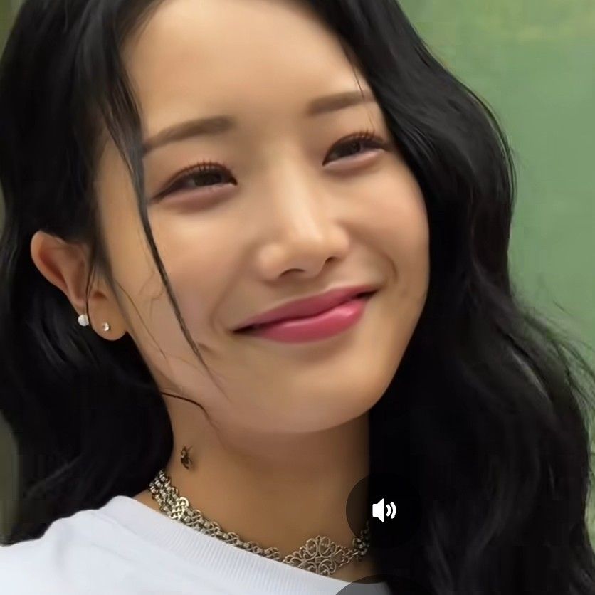 Recent activity shot of Kim Soyeon (2004)