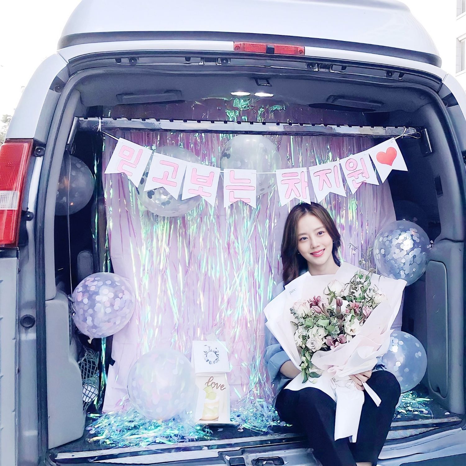 Recent activity shot of Moon Chaewon